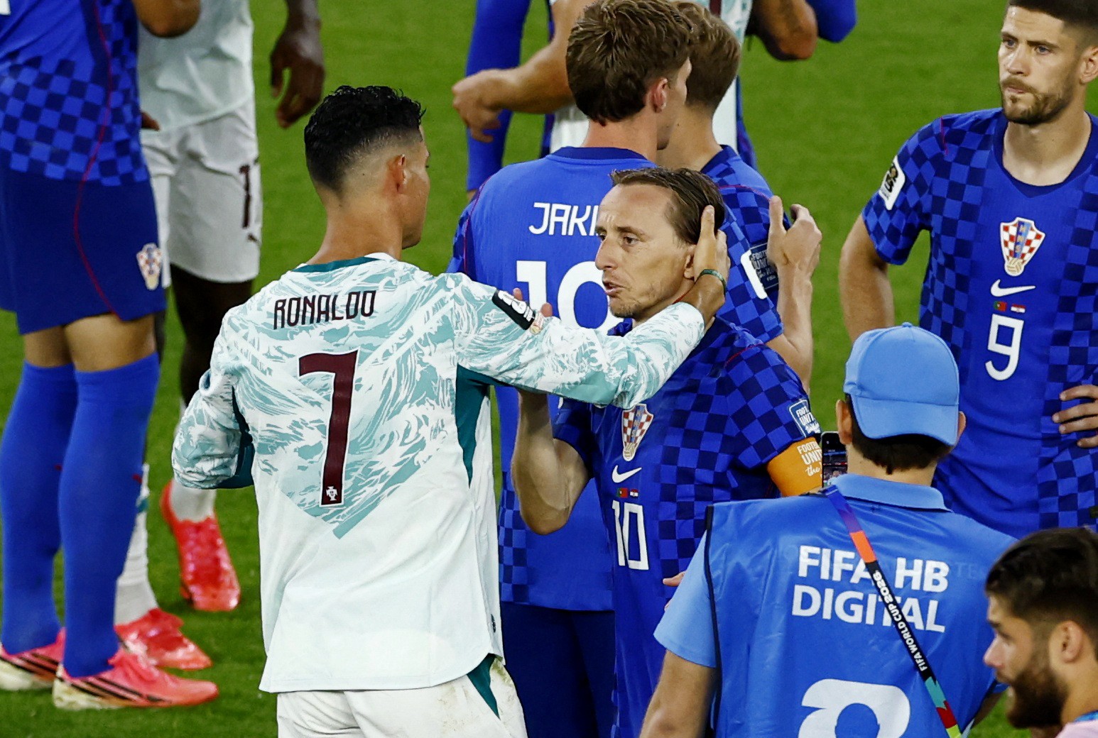Cristiano Ronaldo comenta despedida de Modric de Copas do Mundo: "É uma lenda do futebol"