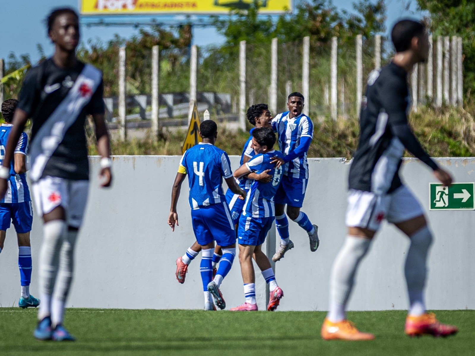 Com gol olímpico, Avaí vence o líder Vasco no Brasileirão Sub-20