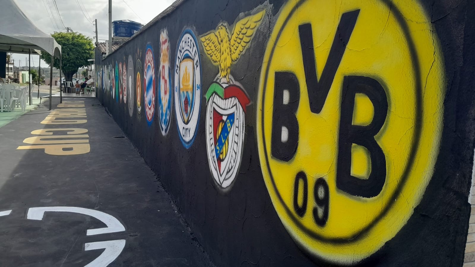 Mural na Grande Natal é pintado com escudos dos clubes do Mundial | Ge