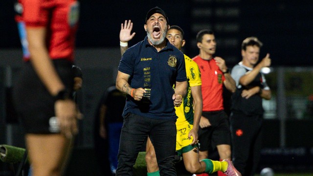 Rafael Guanaes comemora gol do Mirassol contra o Vasco