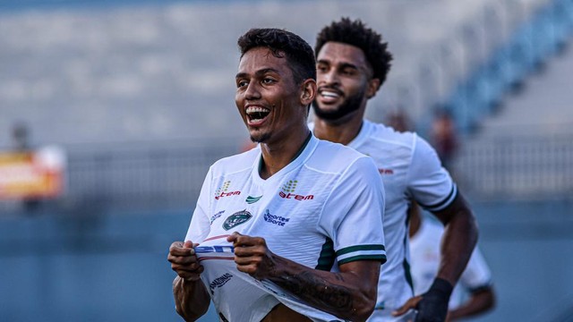 Thallyson, volante do Manaus