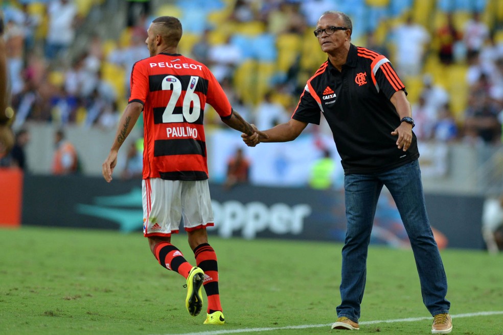 Paulinho e Jayme de Almeida em jogo do Flamengo — Foto: André Durão