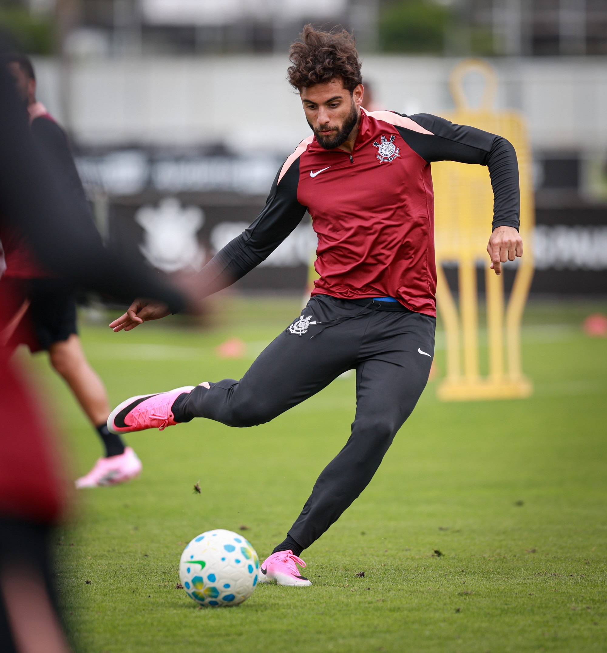 Treino do Corinthians: Diniz reforça trabalho ofensivo na intertemporada