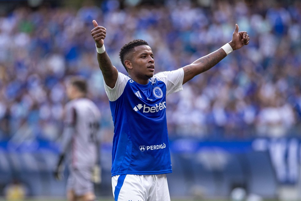 Arroyo marcou o terceiro gol do Cruzeiro