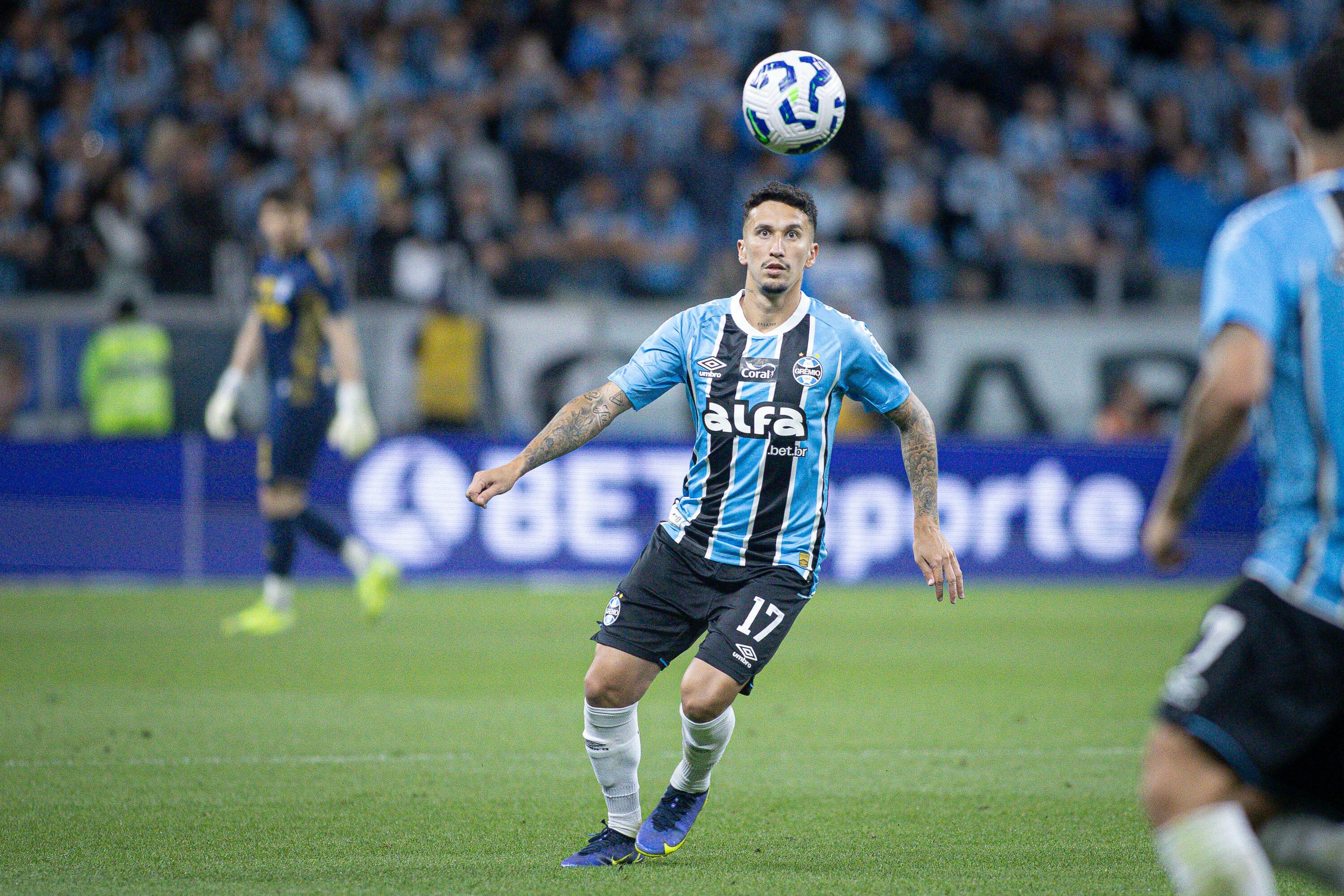 Dodi brilha na vitória do Grêmio sobre o Vasco com noite de Arthur