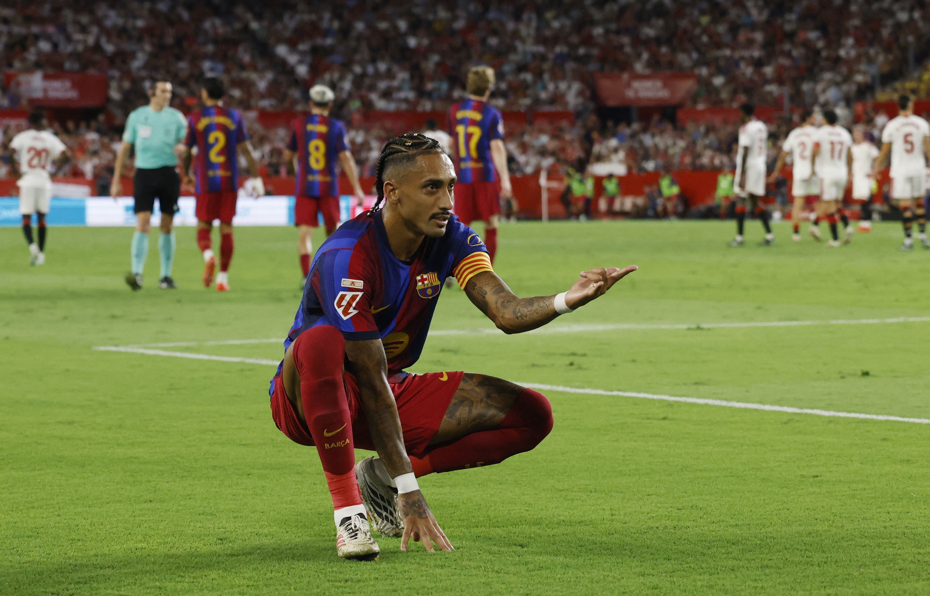 Imparável no Barcelona, Raphinha assume protagonismo na Seleção após frustração na Copa