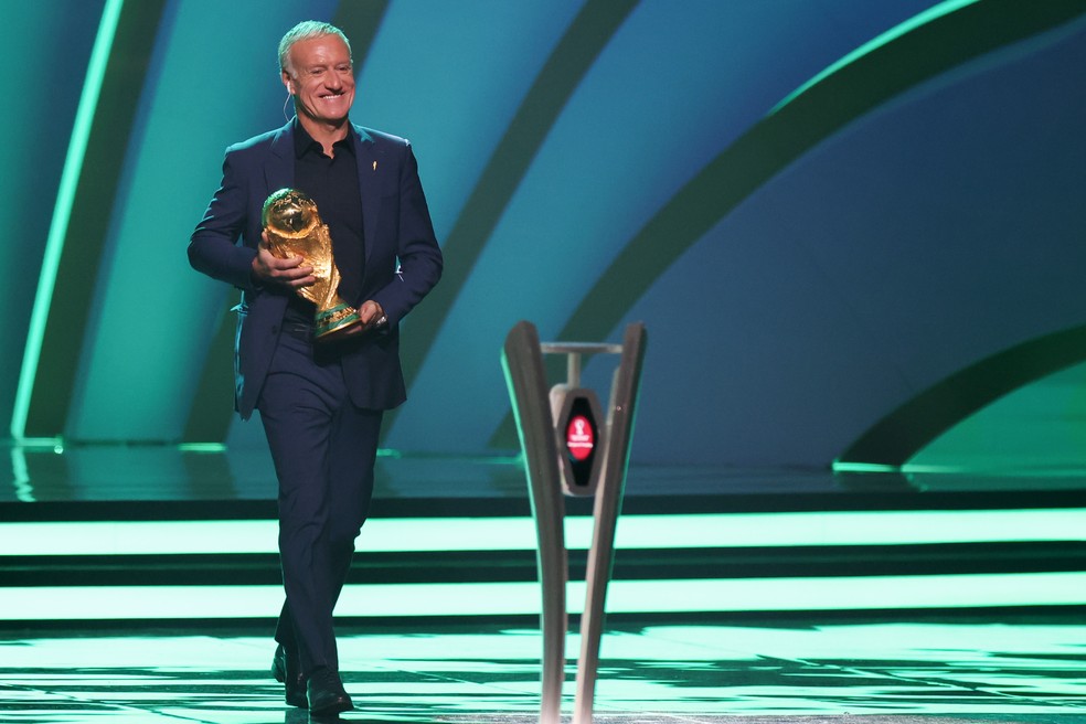 Atual campeão, Deschamps se diz sereno após sorteio da Copa
