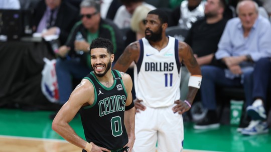 Celtics vencem Mavericks de virada e ampliam vantagem na final da NBA - Foto: (Adam Glanzman/Getty Images)