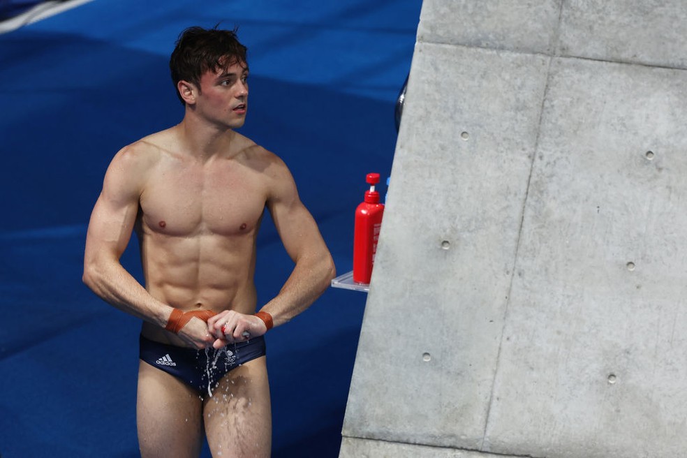 Atleta britânico responde ataques homofóbicos de apresentador russo