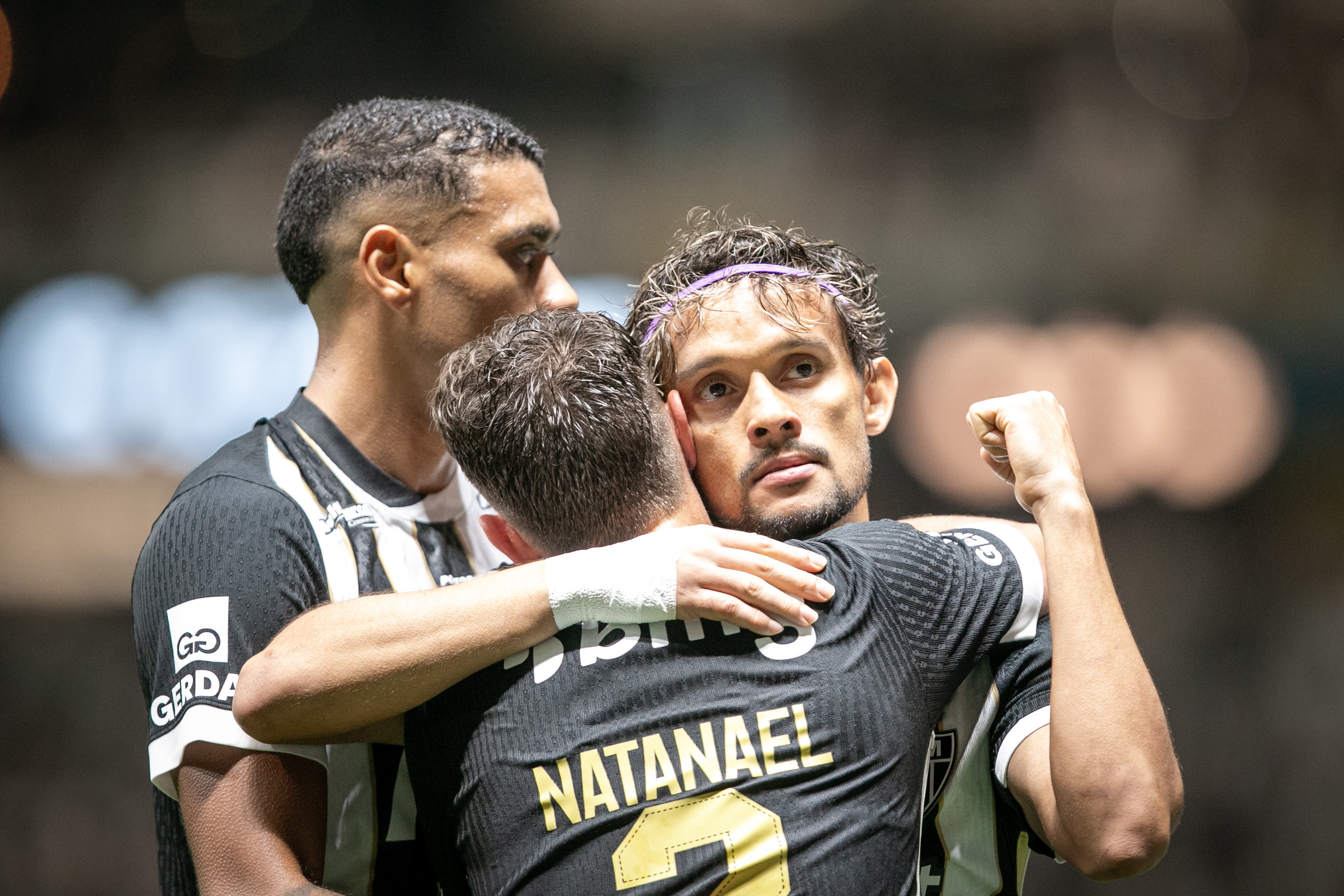 Scarpa não quer trocar Atlético-MG por São Paulo e esfria negociação