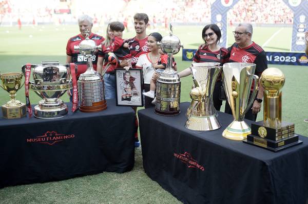 Entiende la ausencia de dos trofeos de Flamengo en la despedida de Rodrigo Caio y Filipe Luis |  Flamenco