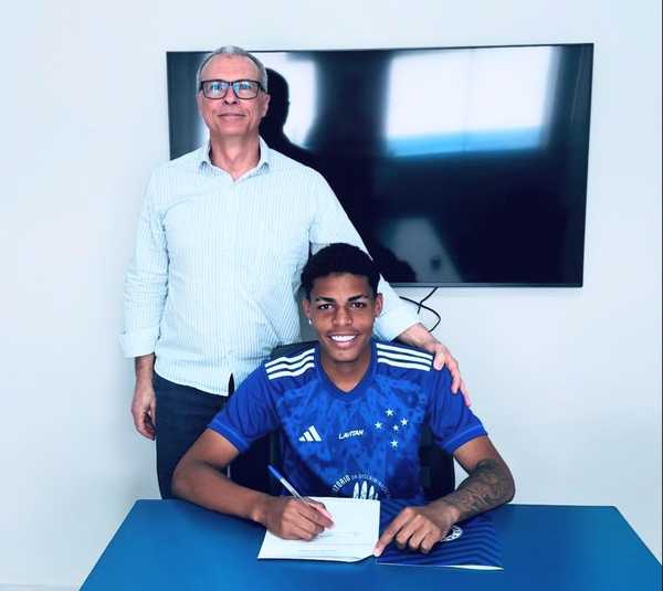 Cruzeiro firma contrato com Caio, artilheiro sub-17 e parente de Ariano Suassuna.