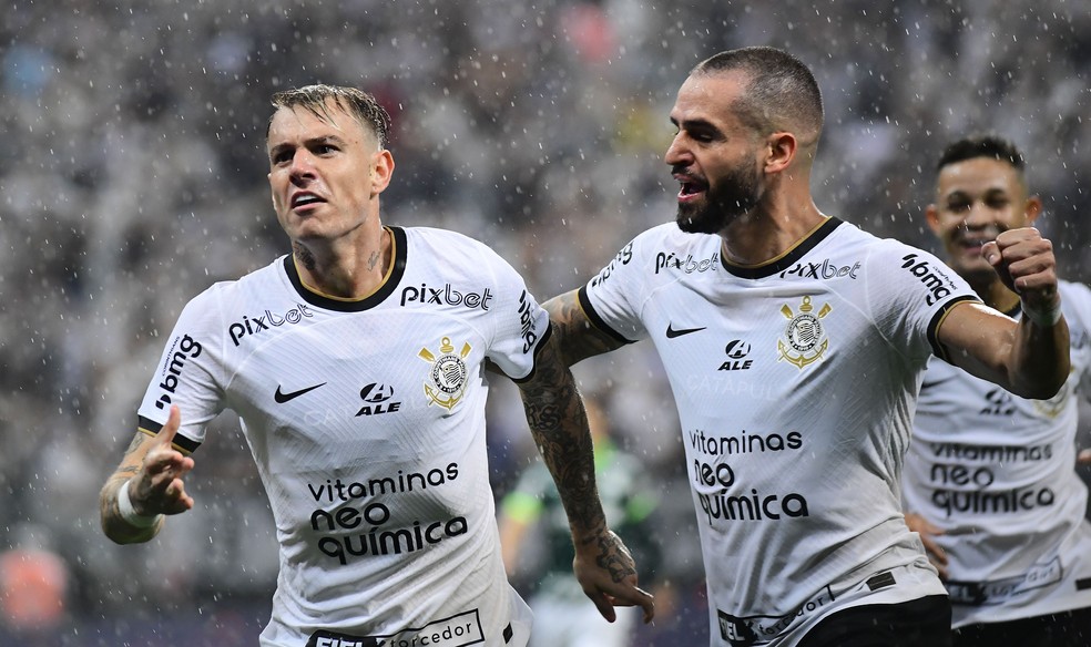 Melhor em campo, Renato Augusto elogia atuação do Corinthians