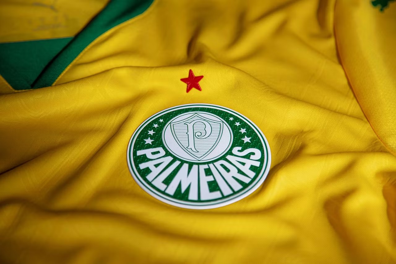 UNIFORME GERA POLÊMICA! Palmeiras surpreende com novo uniforme amarelo em homenagem histórica