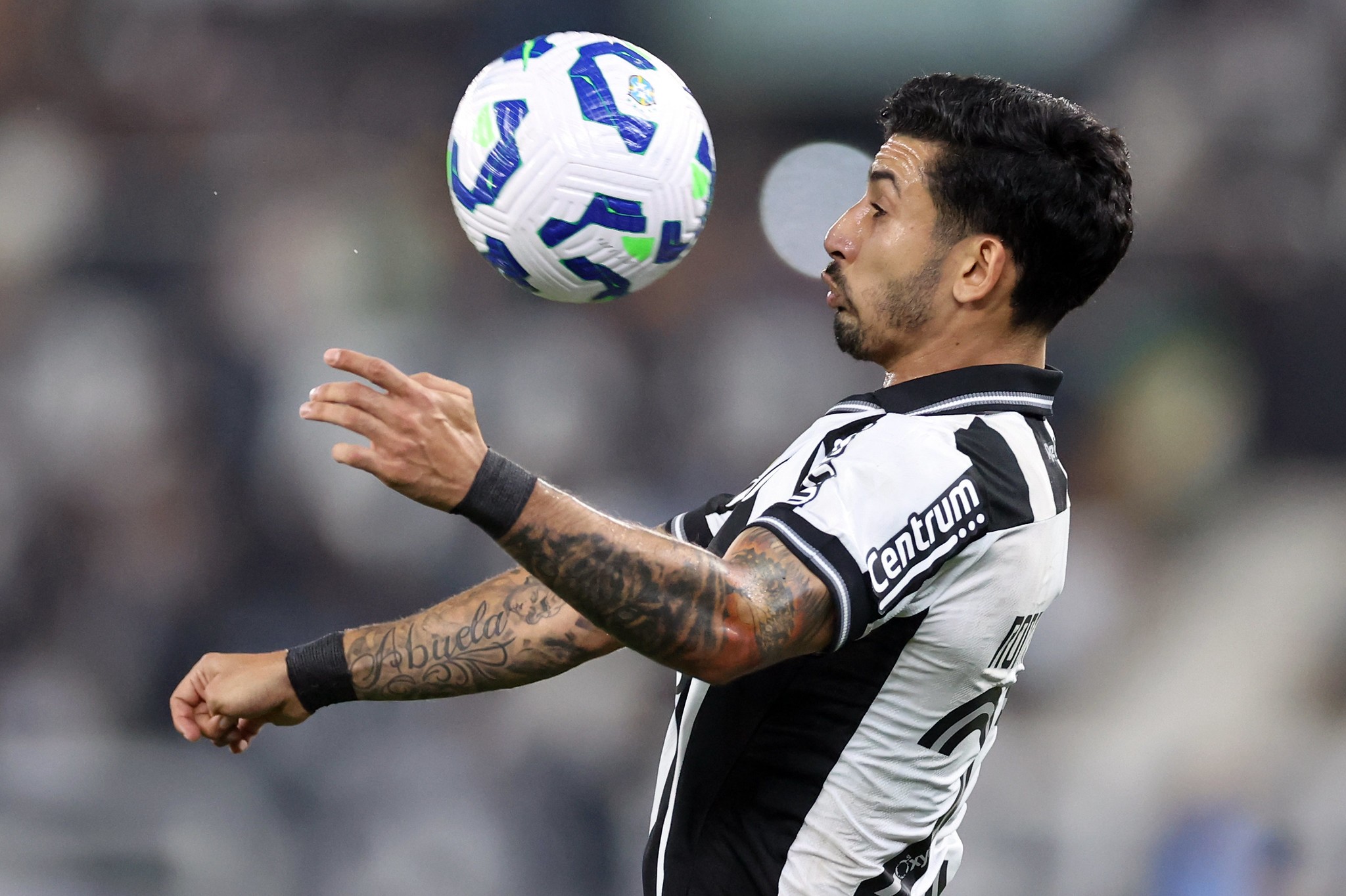 Botafogo e MLS: Venda de Santi Rodríguez Quita Parte da Dívida Milionária?