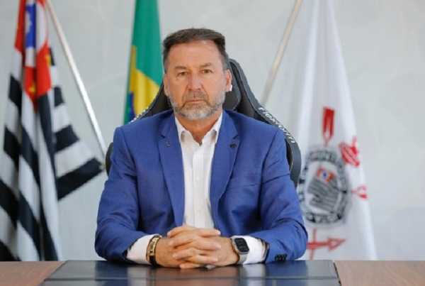 Augusto Melo contesta convocação de impeachment e solicita direito de defesa no Corinthians