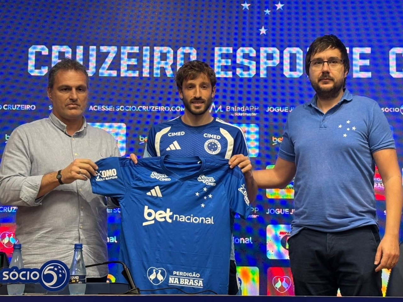 Viña detona diretoria do River, revela ajuda do Flamengo e explica escolha pelo Cruzeiro
