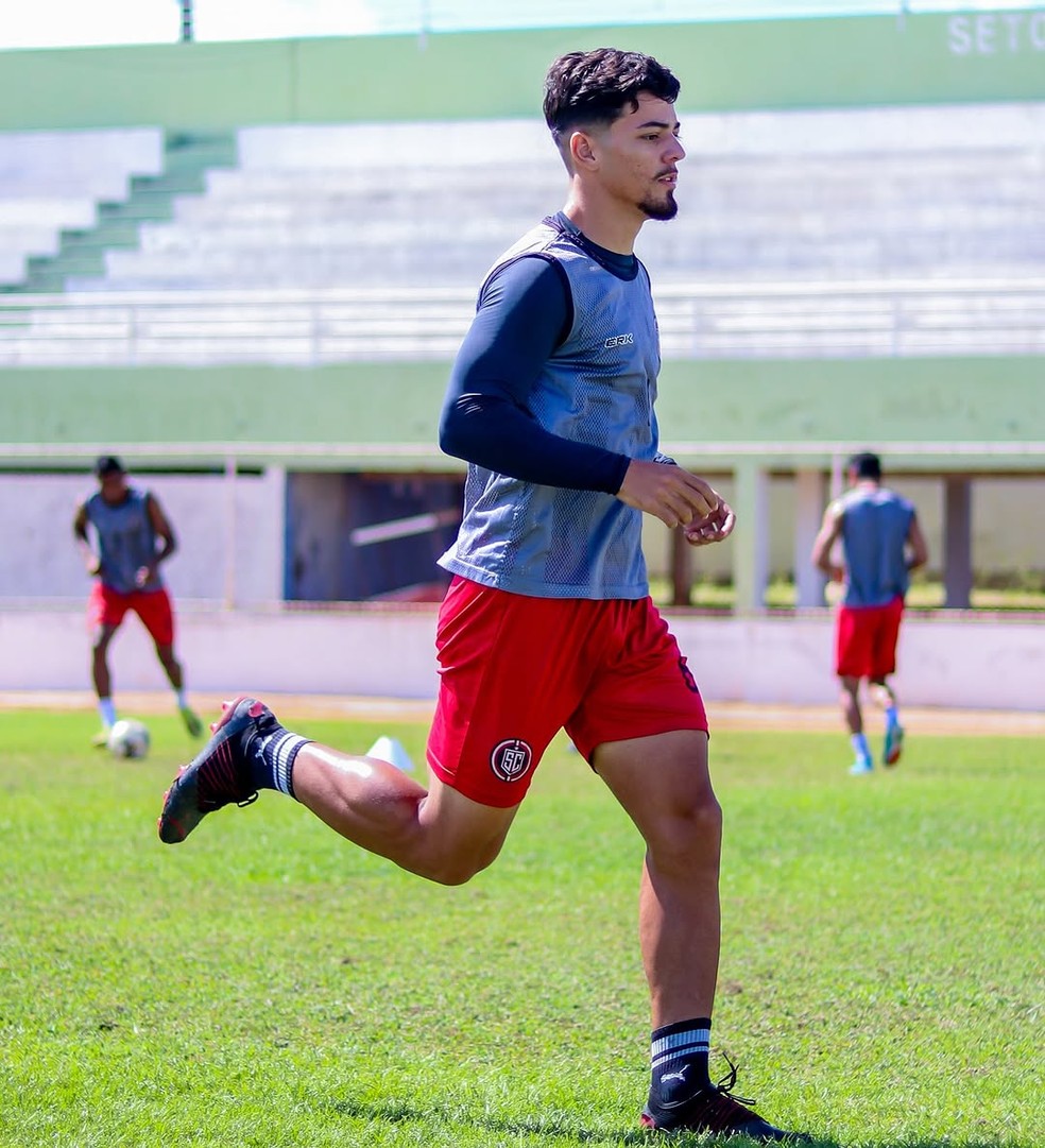 Pedro Teixeira foi destaque do Santa Cruz-RN no estadual — Foto: Plena Comunicação/Santa Cruz FC