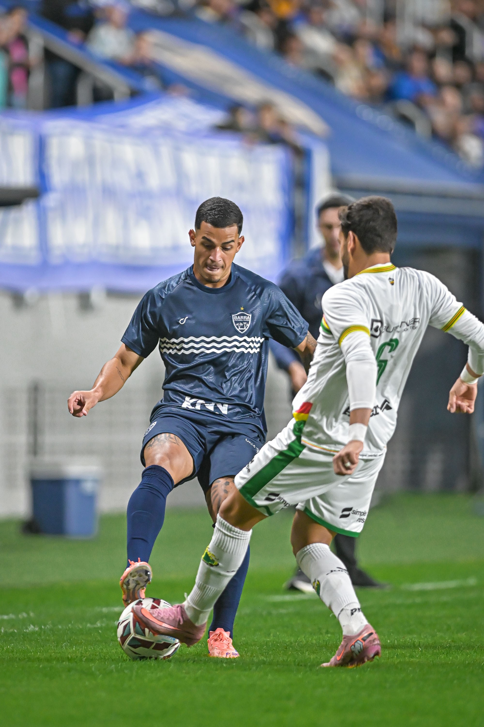 Empates e gols sofridos no "apagar das luzes" custam pontos ao Barra na Série C
