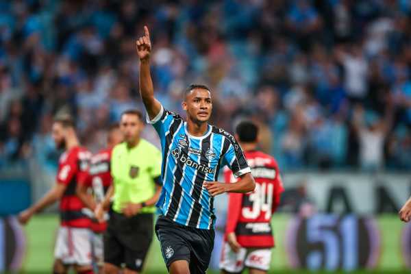 Contratado em definitivo pelo Grêmio, André Henrique celebra oportunidade e evolução