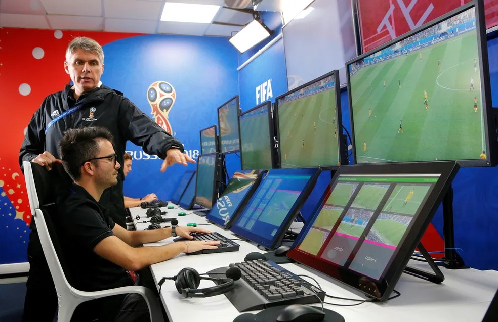 A Hawk-Eye operou o VAR na Copa do Mundo de 2018 — Foto: Reuters
