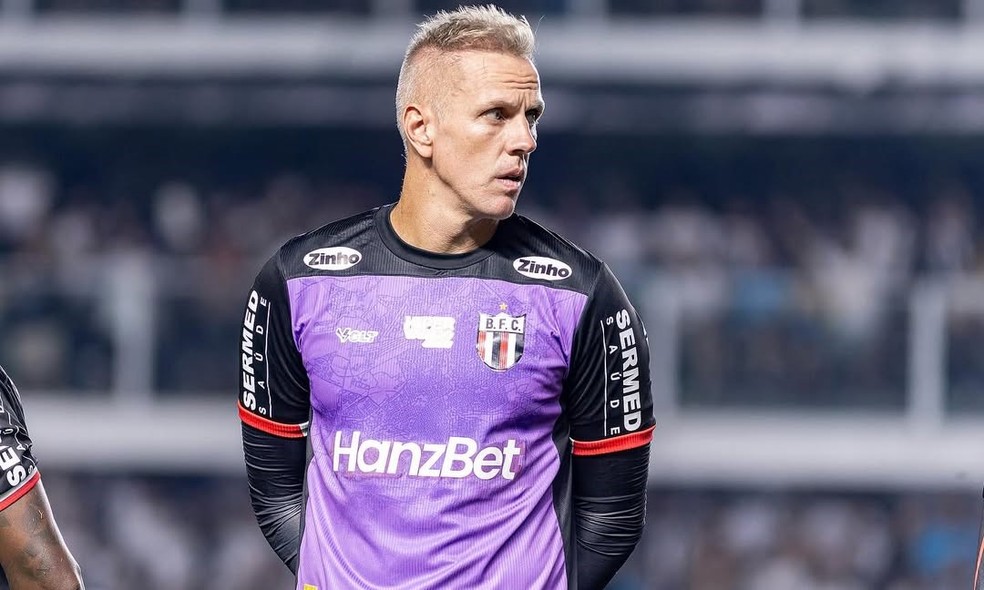 João Carlos pelo Botafogo-SP — Foto: Raul Ramos