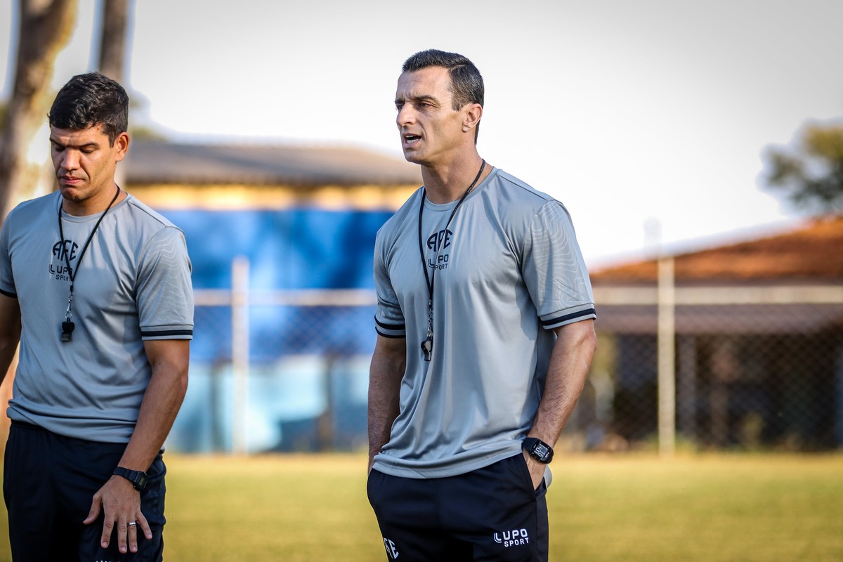 Com "saudades do acesso", Rocha lembra sucesso com Luverdense e quer repetir feito com Ferroviária | ferroviária | ge