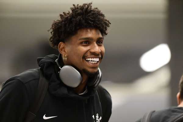Contrato registrado de Hugo Souza supera anúncio do Corinthians.