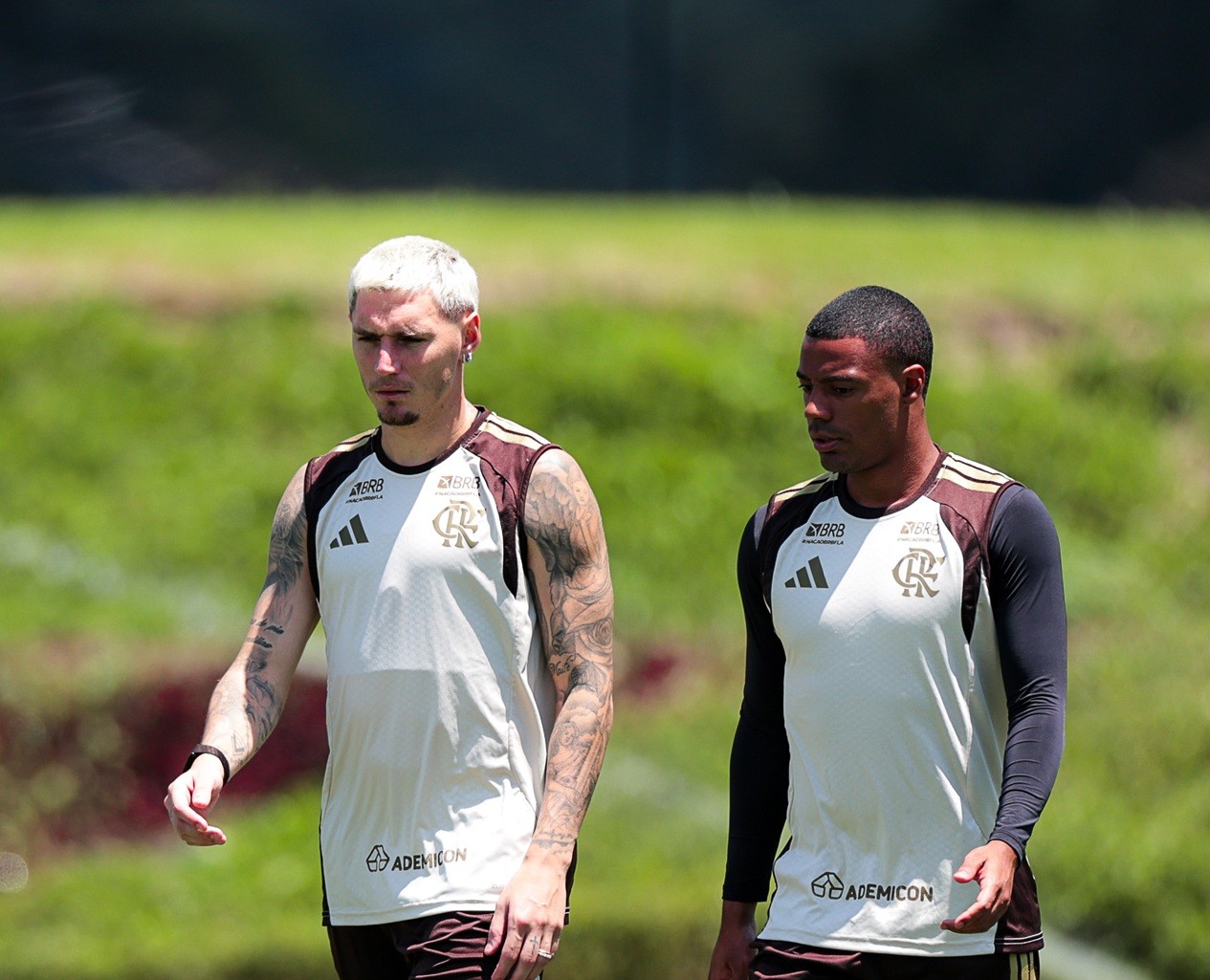 Escalação do Flamengo: Varela e Ortiz voltam ao time para o Fla-Flu