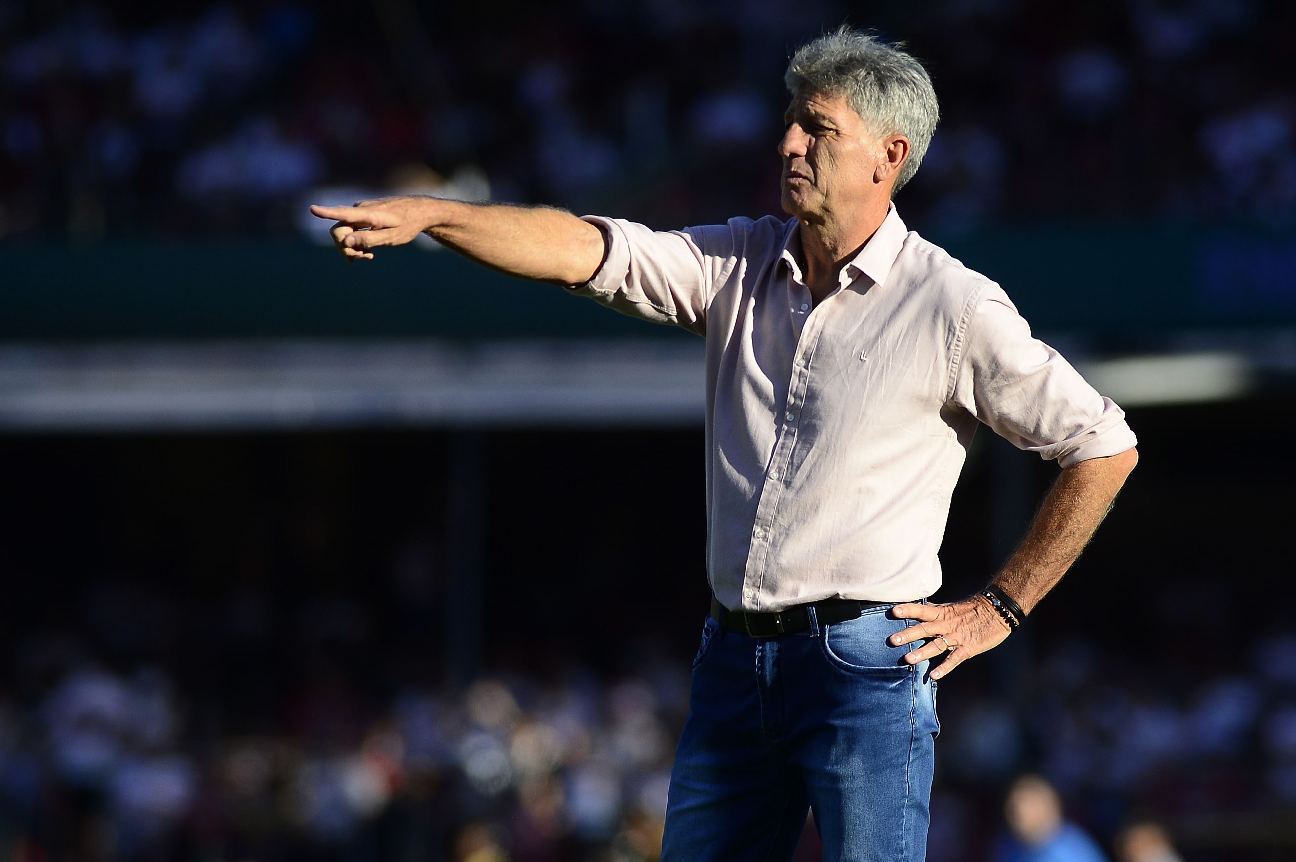 Renato Gaúcho justifica mudanças no time por desgaste: 