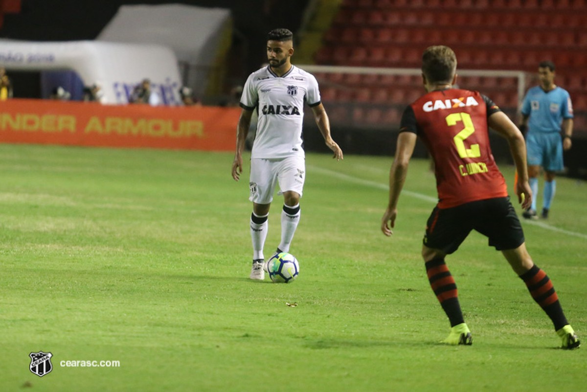 Santos está perto de contratar Felipe Jonatan, lateral-esquerdo do Ceará