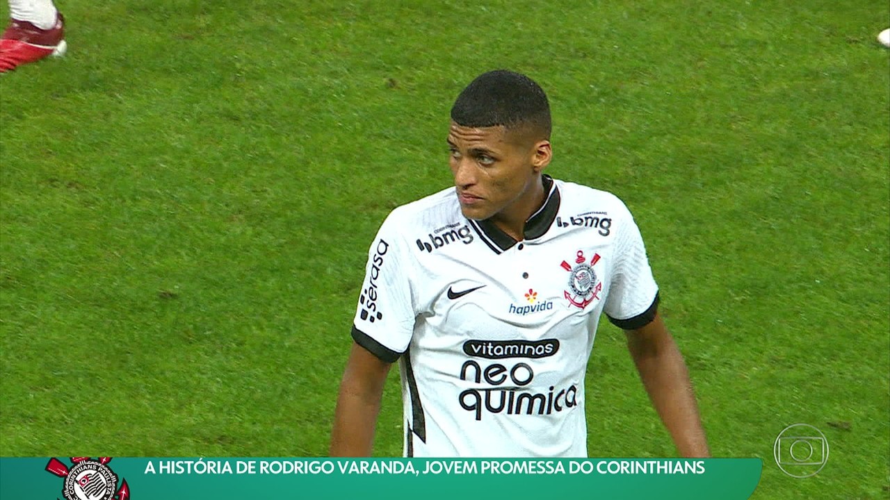 Ex-jogador do Corinthians admite dívida milionária com empresários devido a contrato mal lido.