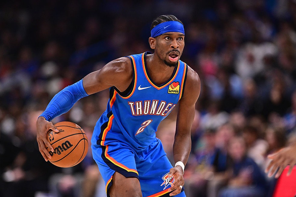 Shai Gilgeous-Alexander chega ao 79º jogo consecutivo com mais de 20 pontos — Foto: Joshua Gateley/Getty Images