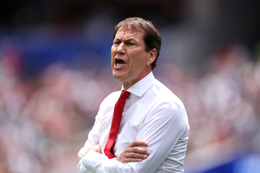 Rudi Garcia durante partida, antes de Bélgica x Senegal