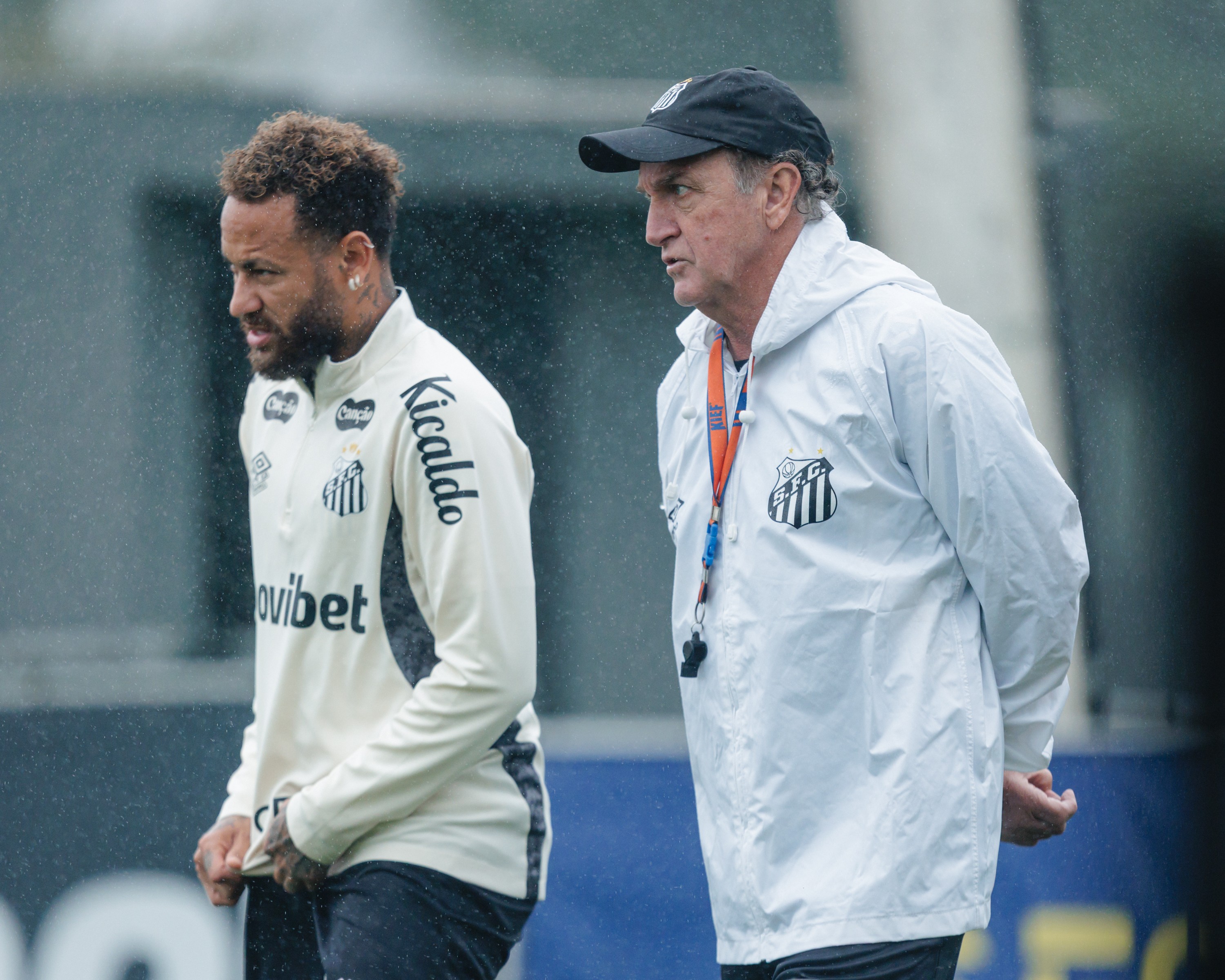 Neymar retorna aos treinos e se prepara para jogo decisivo na Sul-Americana