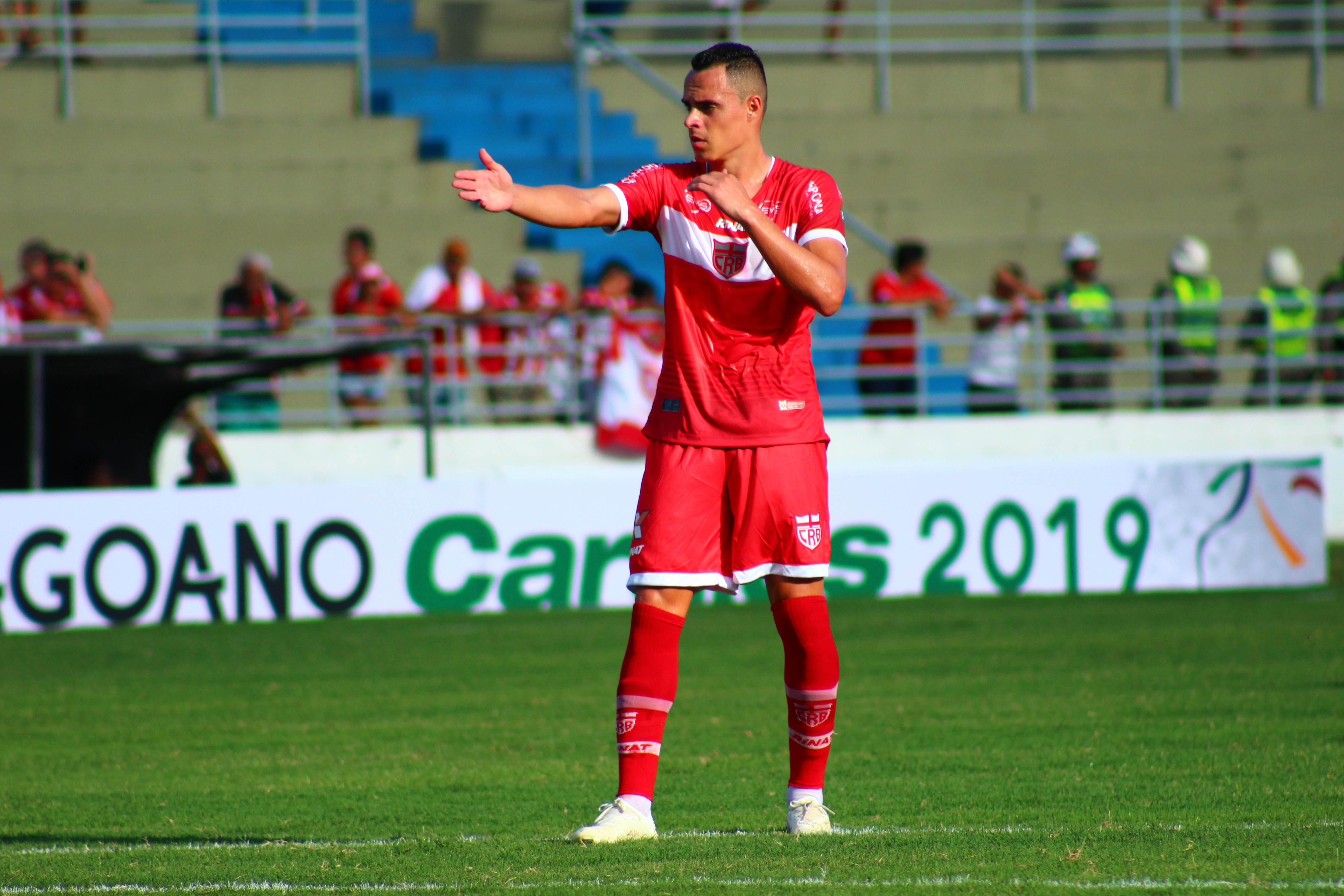 Vice-artilheiro do CRB, Victor Rangel fala do clima pré-clássico: 