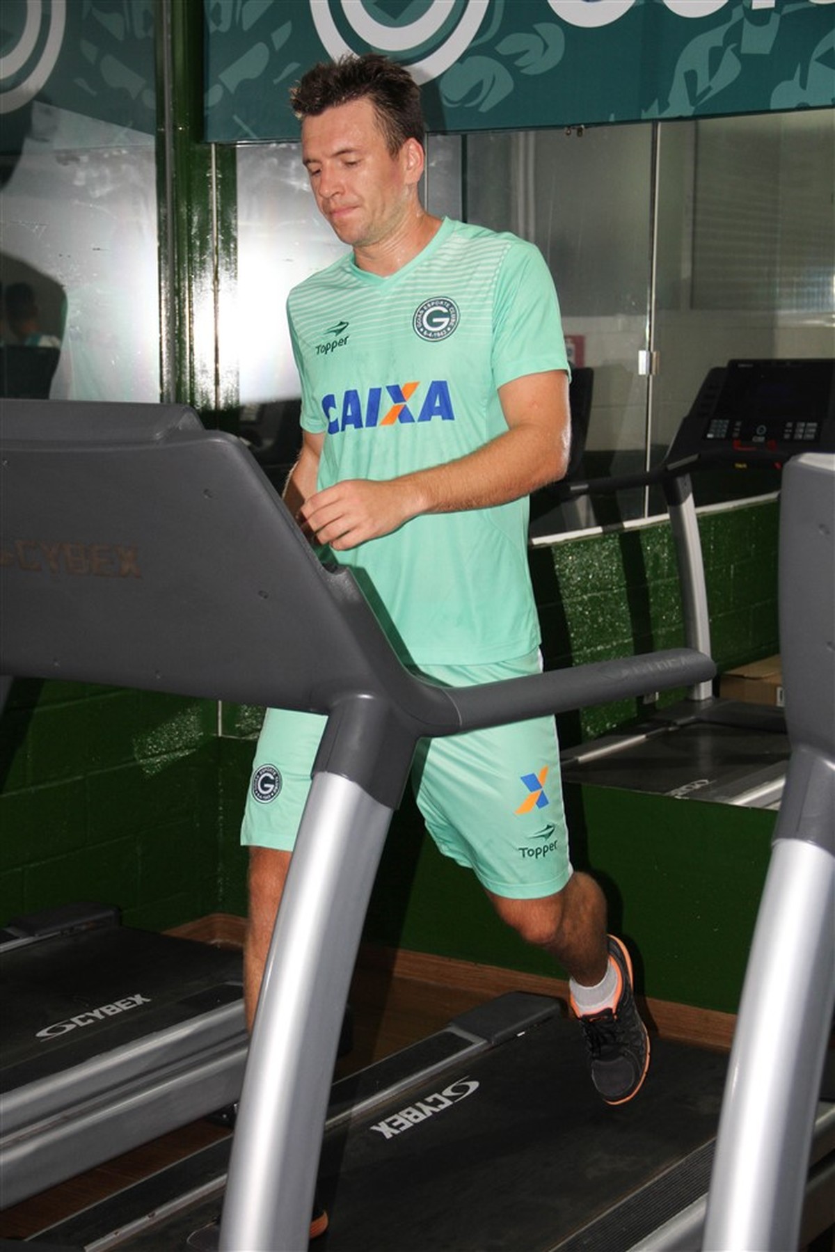 Após acompanhar nascimento do filho, Brock está pronto para estrear ...