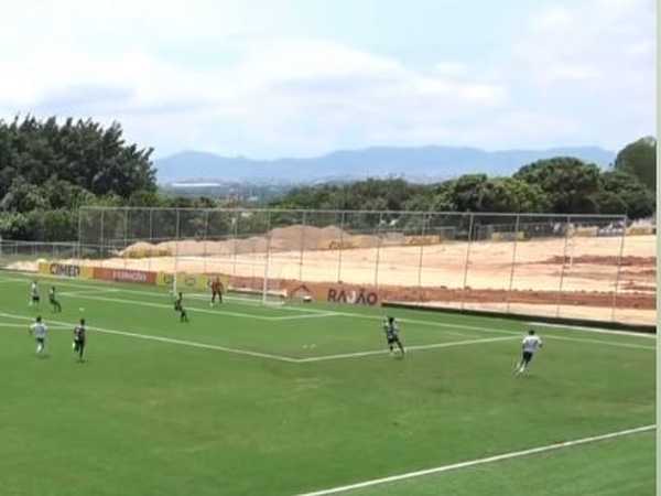 Cruzeiro realiza troca do gramado de um dos campos da Toca e segue processo de modernização