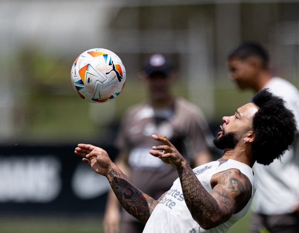 Memphis Depay em treino do Corinthians — Foto: Rodrigo Coca / Ag.Corinthians