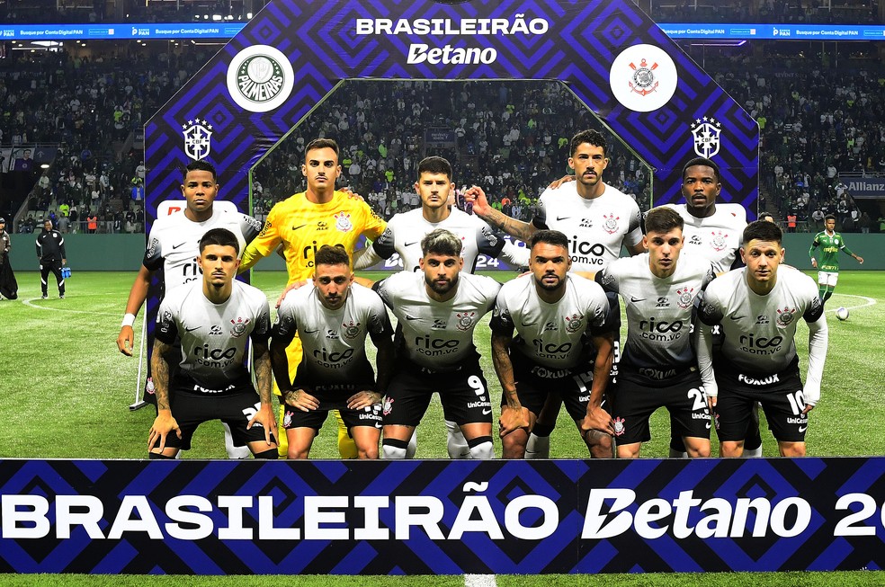 Time posado do Corinthians antes de clássico contra o Palmeiras — Foto: Marcos Ribolli
