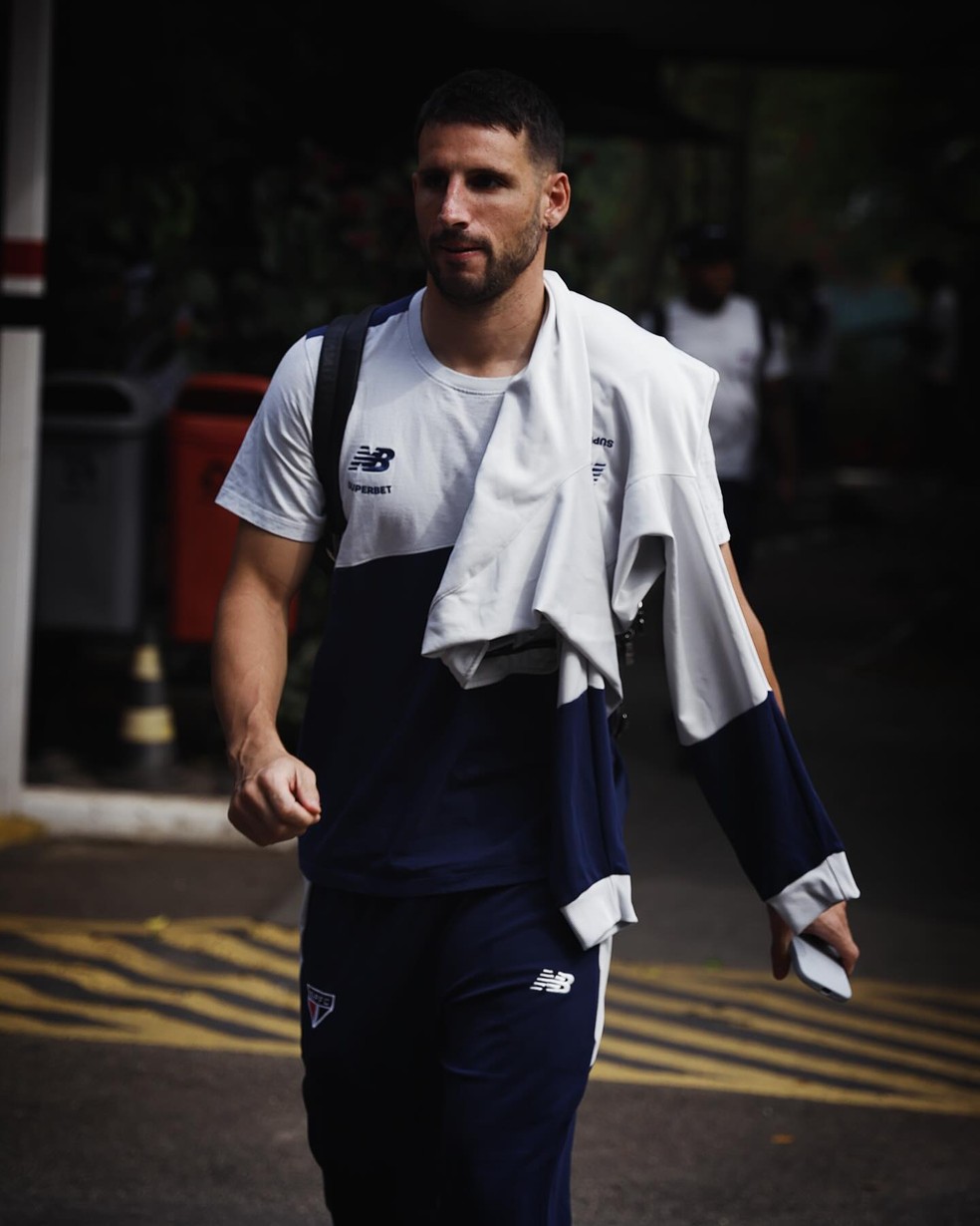Calleri no CT do São Paulo — Foto: Erico Leonan / saopaulofc