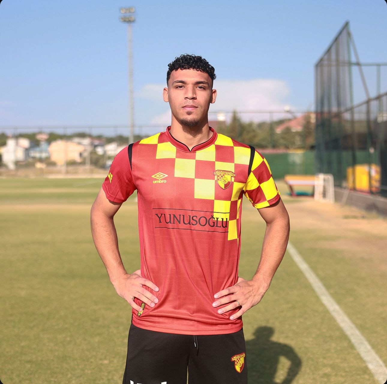 Victor Hugo, ex-Flamengo, celebra classificação na Turquia: 