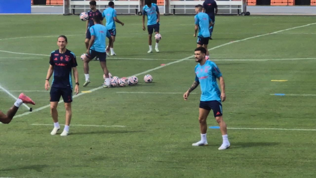 Arrascaeta e Alex Sandro treinam; Plata é reintegrado e deve voltar ao Flamengo contra o Esperánce