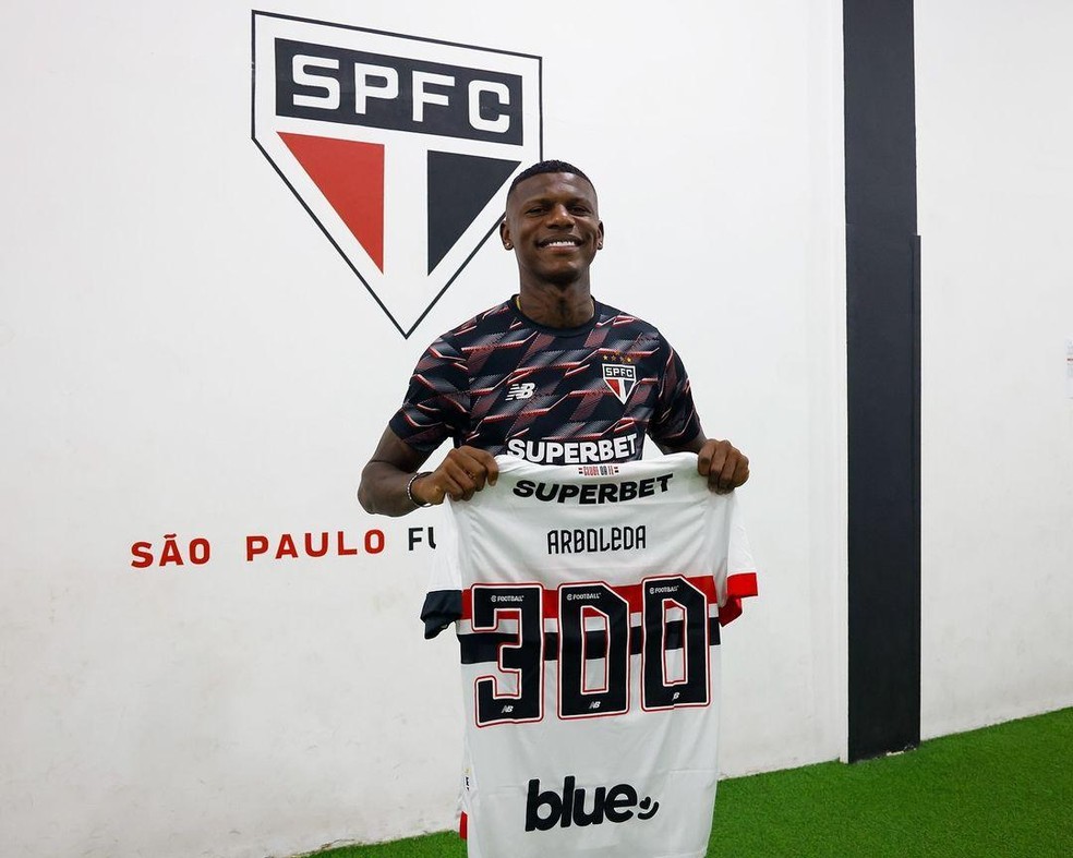 Arboleda mira top-3 jogadores estrangeiros com mais jogos pelo São Paulo