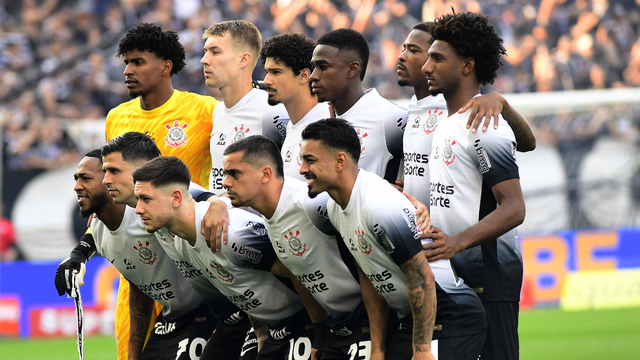 Corinthians posado x Flamengo