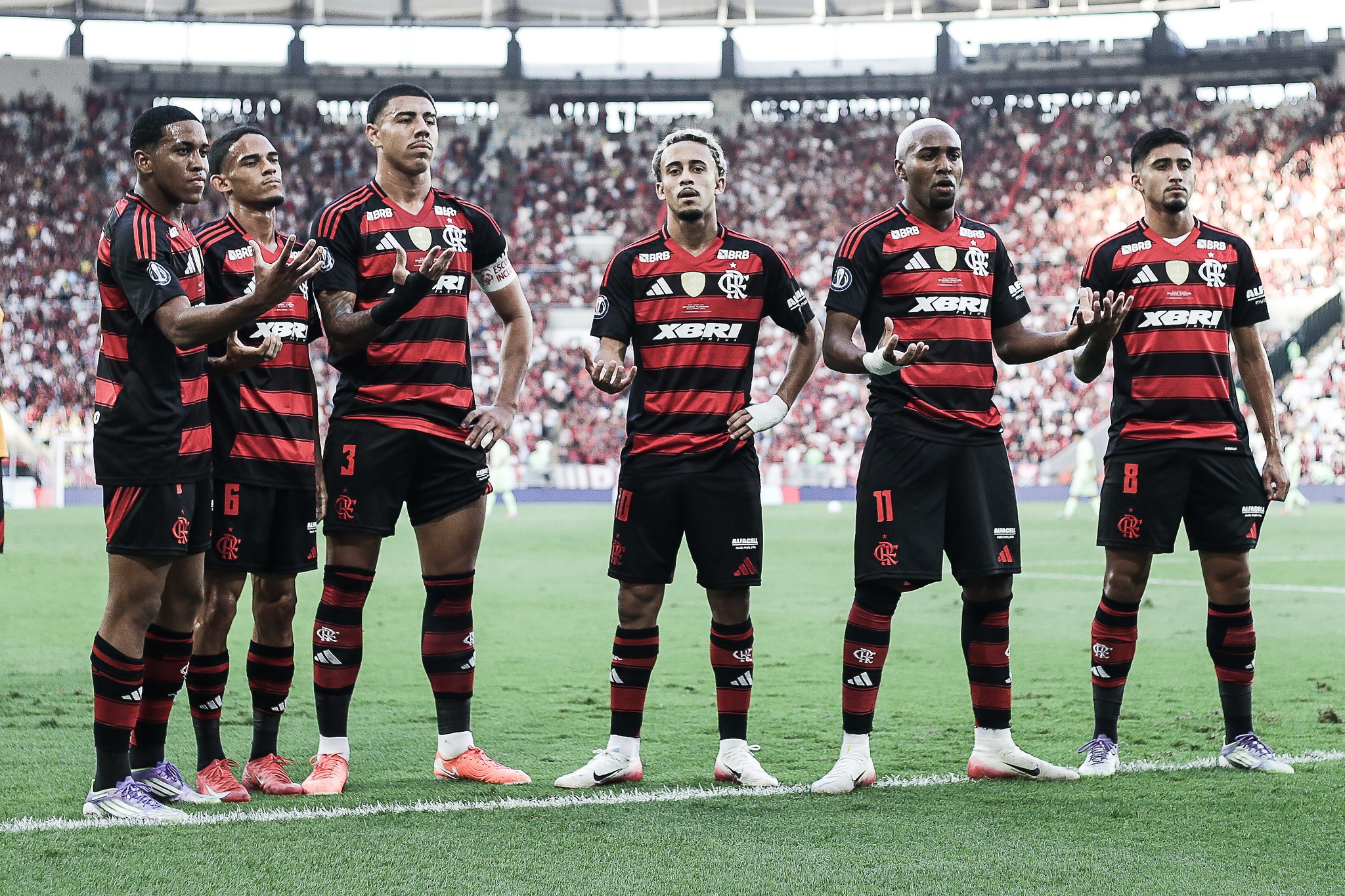 Flamengo Gigante: O Rei do Intercontinental Sub-20 com Troféus na Gávea