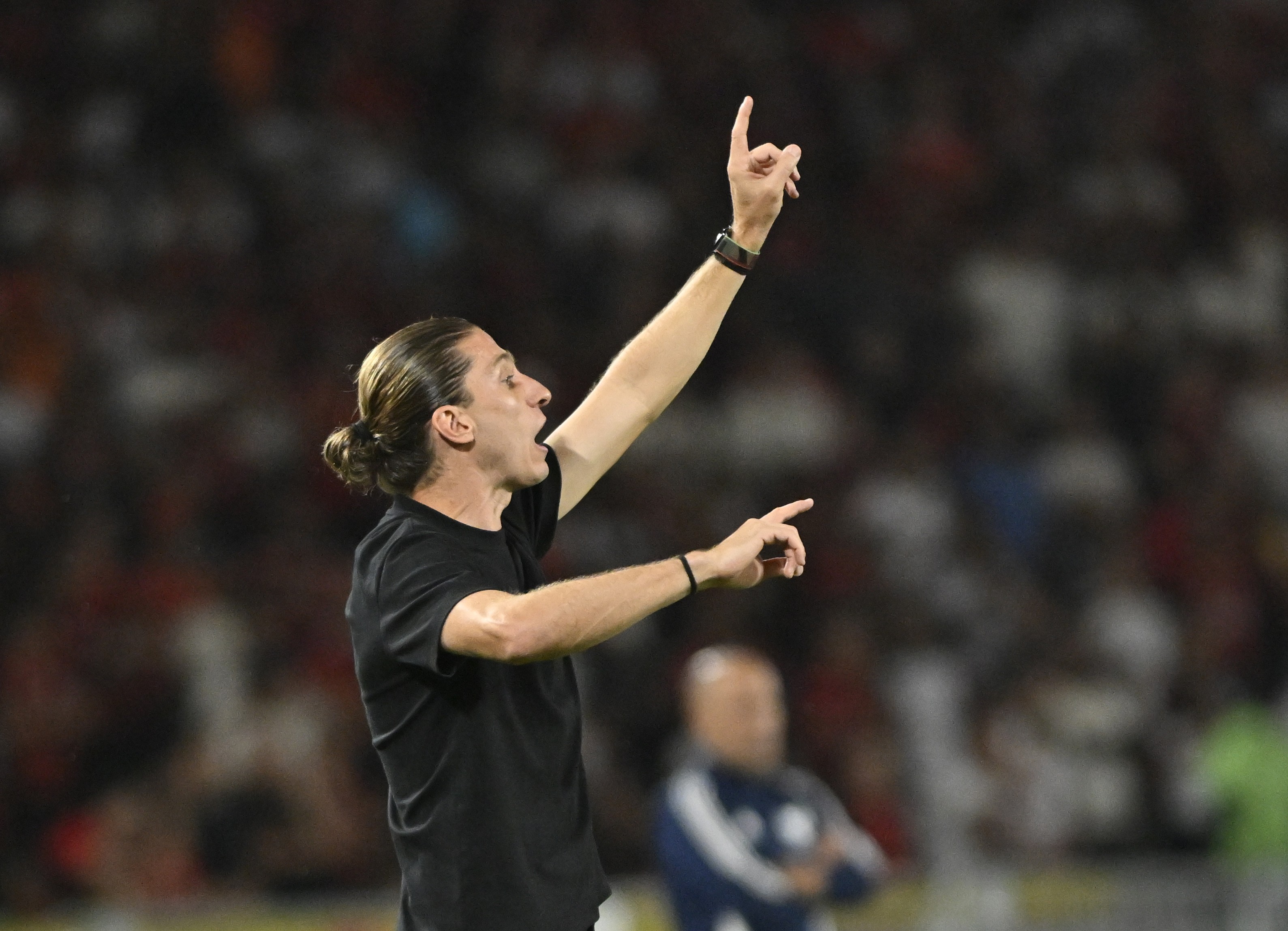 Filipe Luís lamenta chance de ampliar liderança e elogia Flamengo x Cruzeiro: 