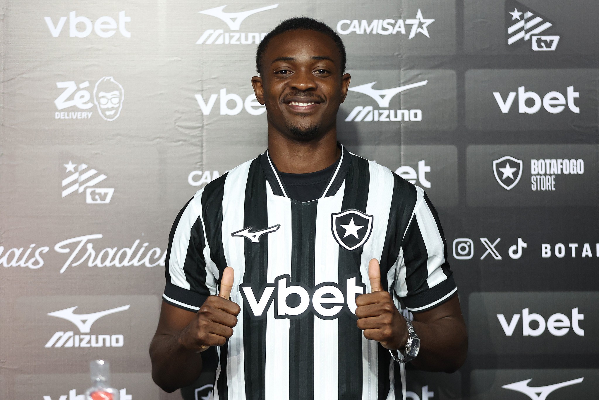 Três meses e um jogo: Domingos Andrade não impressiona e vai para o fim da fila no Botafogo
