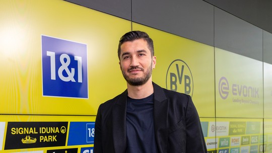 Sahin, ex-meia do Real Madrid, é o novo treinador do Borussia Dortmund