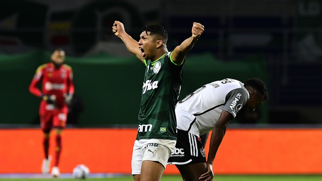 Rony comemorando a classificação - Palmeiras x Atlético-MG